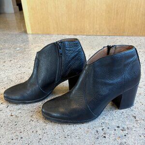Frye Booties - Black Leather Womens Size 6